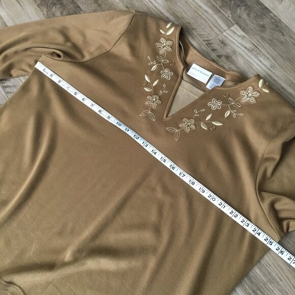 Vintage Alfred Dunner Doe Coloured Embroidered Sweater With Shoulder Pads - Picture 13 of 16